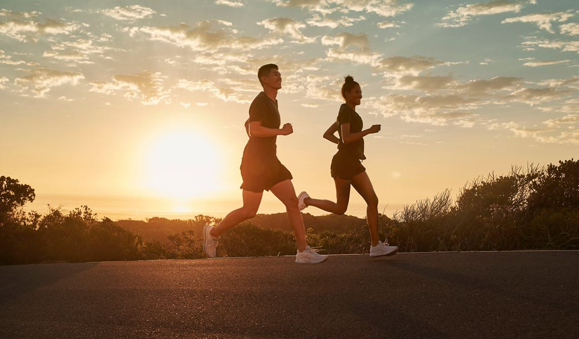 Los 10 minutos de ejercicios que debes incorporar en tu rutina de running para reducir riesgo de lesión
