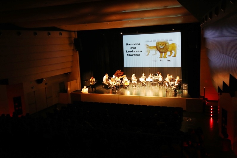 Cine en euskera y conciertos pedagógicos para alumnos de primaria e infantil